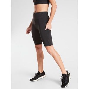 Athleta Ultimate stash pocket 9" shorts Size XS black bike shorts compression